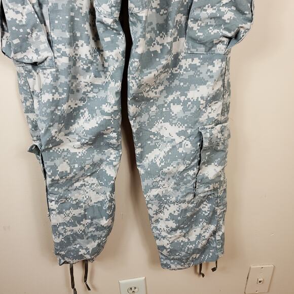 Army Digital Camo Cargo Pants with Button Fly Size S - Picture 9 of 12
